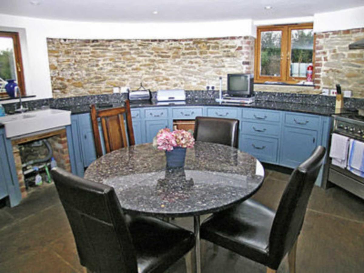 Вилла Thornsdale Oast House Stone  Экстерьер фото